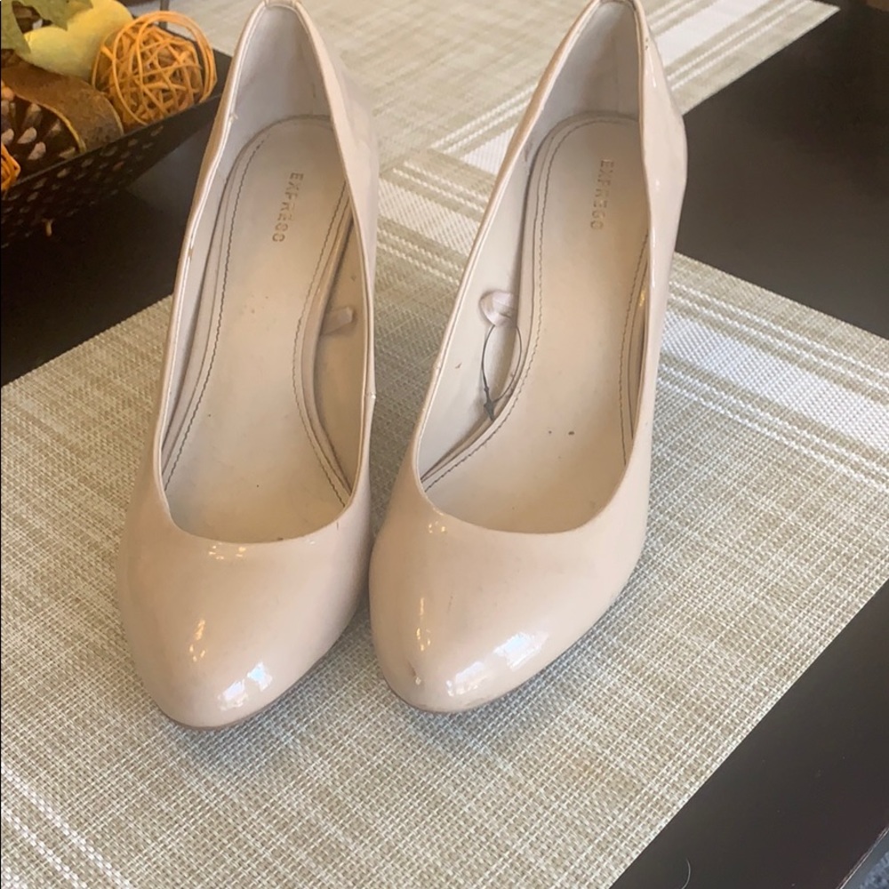 Patent leather shoe